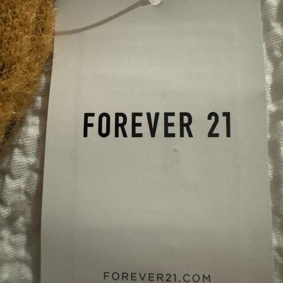 NWT leopard crop top Forever 21 - Picture 3 of 4